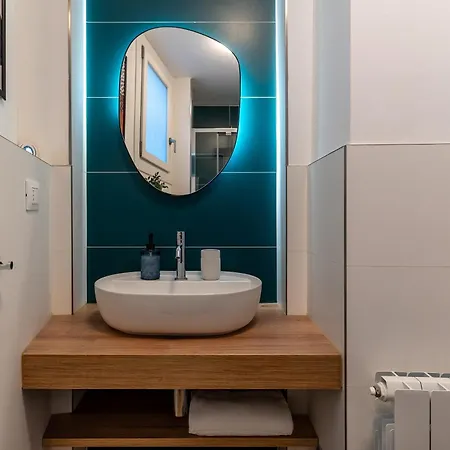 Moscova Luxe - Elegant With 2 Bathrooms Apartment Milan