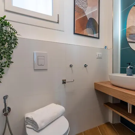 Moscova Luxe - Elegant With 2 Bathrooms Apartment Milan