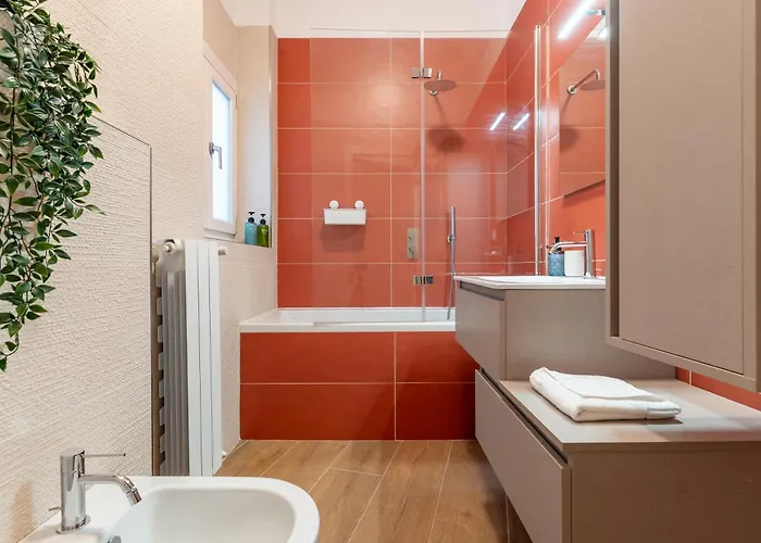 Moscova Luxe - Elegant With 2 Bathrooms Apartmán